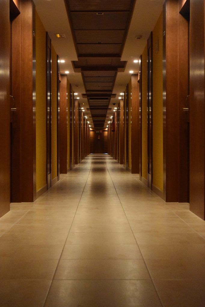 hallway, hotel, building-1629560.jpg